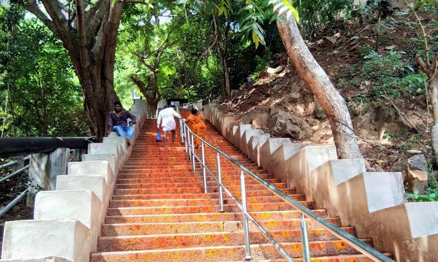 tirumala, srivari metlu, ttd, heavy rains
