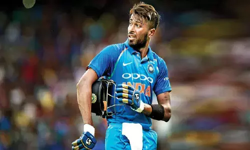 hardhik pandya, mumbai air port, foriegn wathes