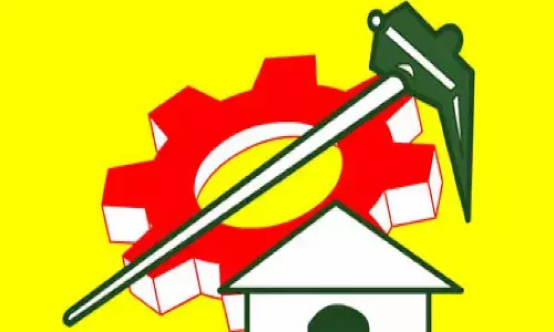 telugudesam, protest, illict liqour, j branad liqour, ap politics