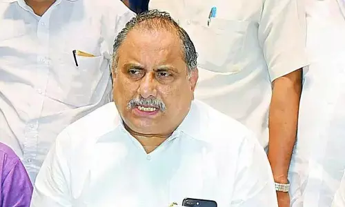 mudragada padmanabham, ys jagan, letter, kapu, cases