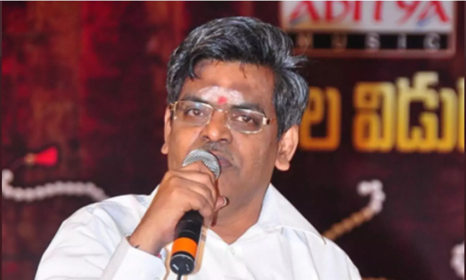 సిరివెన్నెలే కాదు.... భయపెట్టే అమావాస్య కూడా?