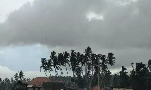 cyclone, andhra pradesh, srikakulam, vijyanagarm, visakhapatnam