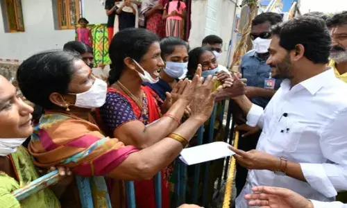 ys jagan, tirupathi, flood victims
