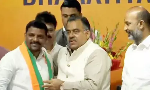 teenmar mallanna, bjp, tarun chug, trs, telangana, delhi