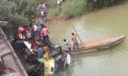 rtc bus, jampanna vagu, west godavari districts