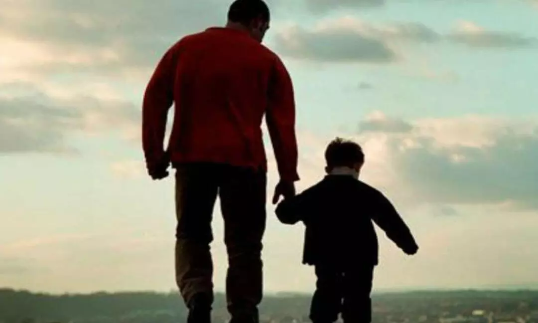 విషాదం.. కొడుకు ఆత్మహత్యను భరించలేక తండ్రి కూడా..