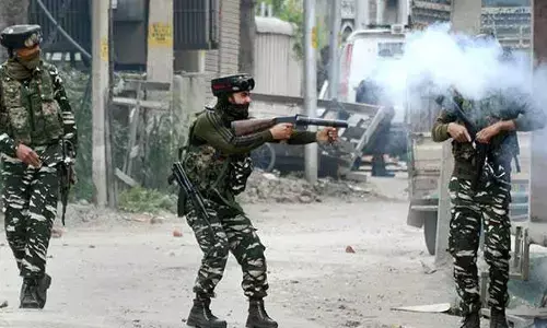 ఉగ్రవాదుల ఏరివేత.. శ్రీనగర్ లో ఎన్ కౌంటర్