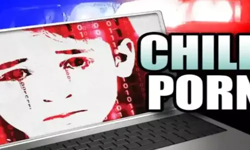 కీచక టీచర్ వద్ద లక్షల కొద్దీ నీలి చిత్రాలు.. 19 ఏళ్లుగా అతనికి ఇదే పని