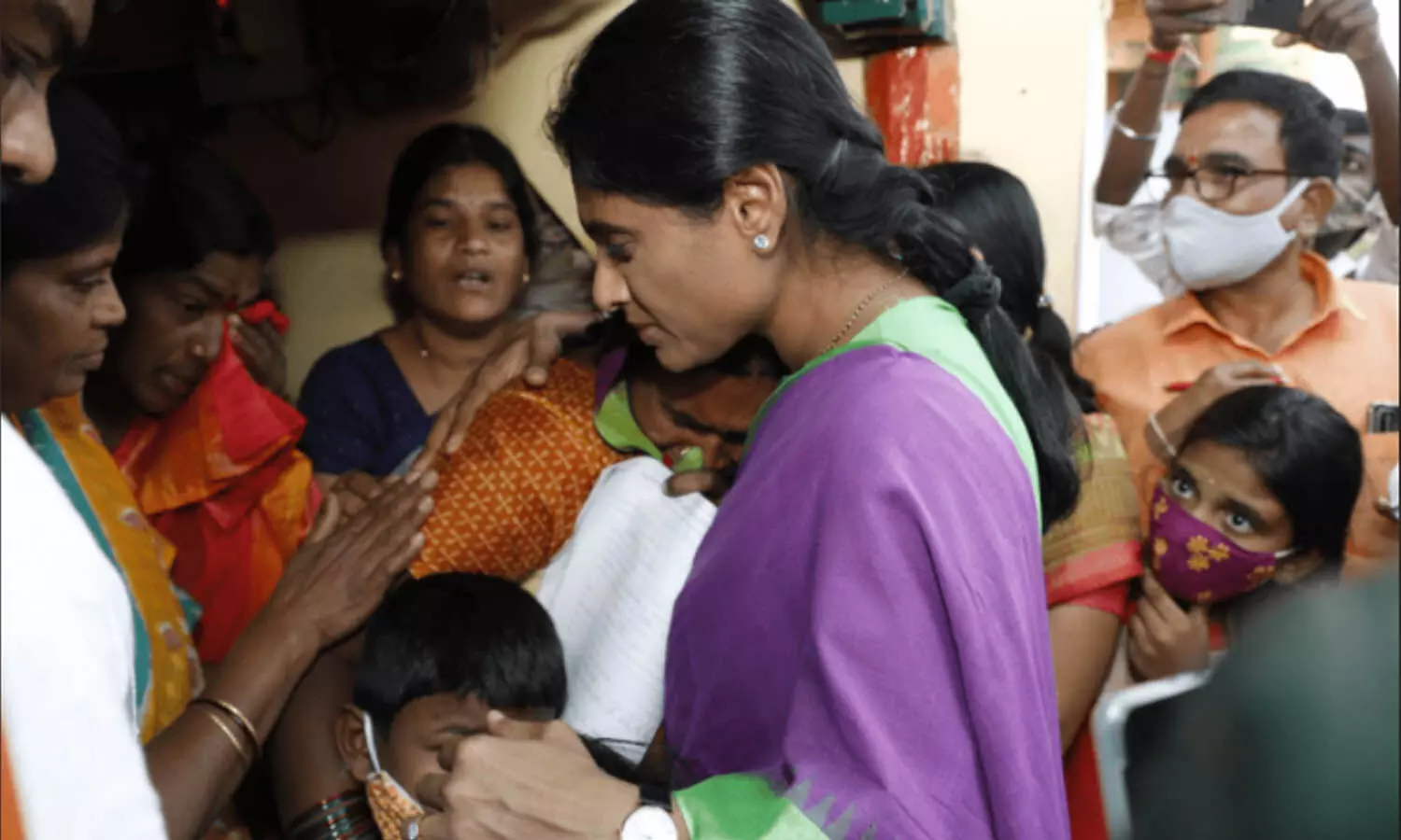 ys sharmila, ysrtp, kcr, trs, telangana, farmers sucide ys sharmila, ysrtp, kcr, trs, telangana, farmers sucide