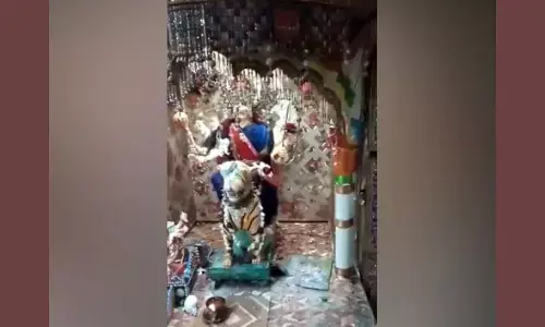 కరాచీలో హిందూ దేవాలయం ధ్వంసం