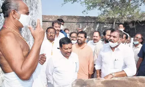 రామతీర్థంలో ప్రోటోకాల్ గొడవ.. అశోక్ గజపతిరాజుకు అవమానం