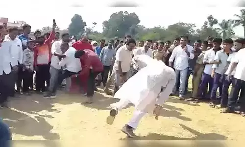 కబడ్డీ ఆడుతూ కిందపడిపోయిన ఏపీ స్పీకర్ తమ్మినేని..