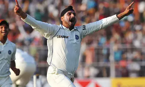 అంతర్జాతీయ క్రికెట్ కు హర్భజన్ వీడ్కోలు.. ఎమోషనల్ ట్వీట్ !