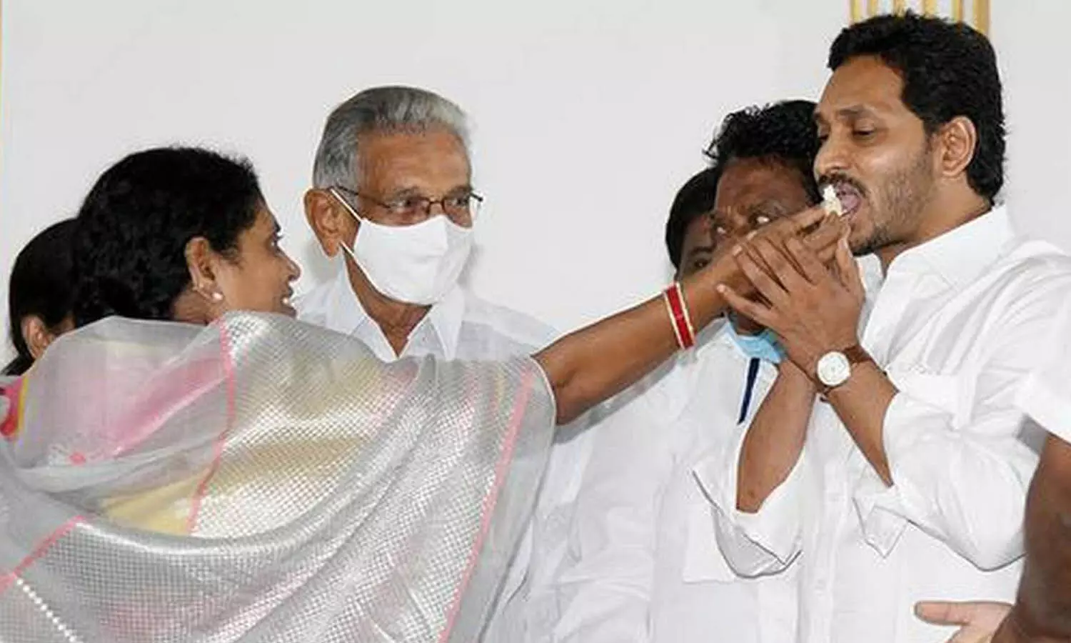 ys jagan, vijayamma, pulivendula, church