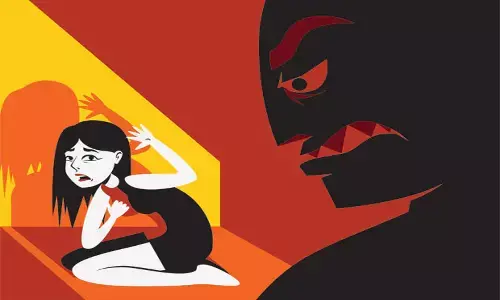 మద్యం మత్తులో కూతురిపై అత్యాచారం..