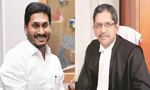 సీజేఐ ఎన్ వి రమణ ను కలిసిన సీఎం జగన్ దంపతులు