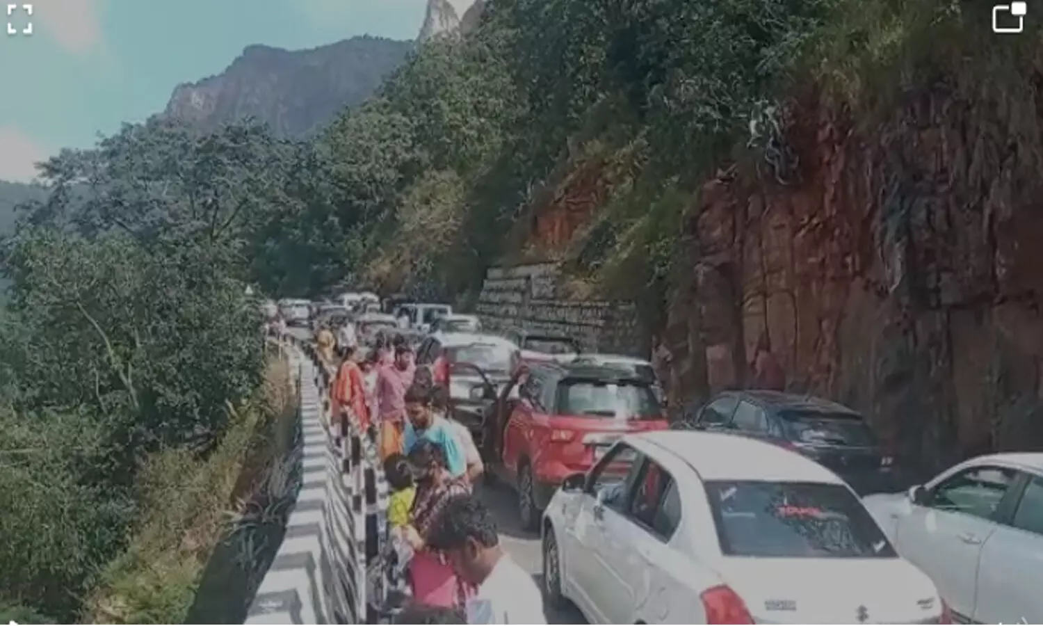 tirumala ghat road, traffic, vehicles, divotees