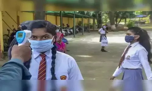 నవోదయ విద్యాలయంలో కరోనా కలకలం.. 85 మందికి పాజిటివ్ ?