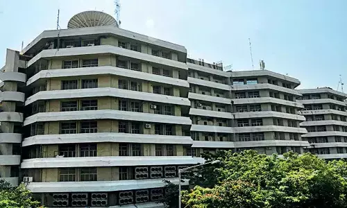 తెలంగాణ సచివాలయంలో కరోనా కలకలం !