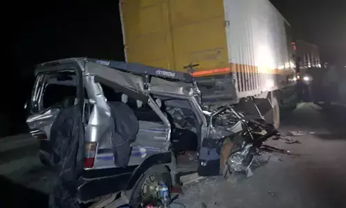 ఘోర రోడ్డుప్రమాదం.. నలుగురు దుర్మరణం
