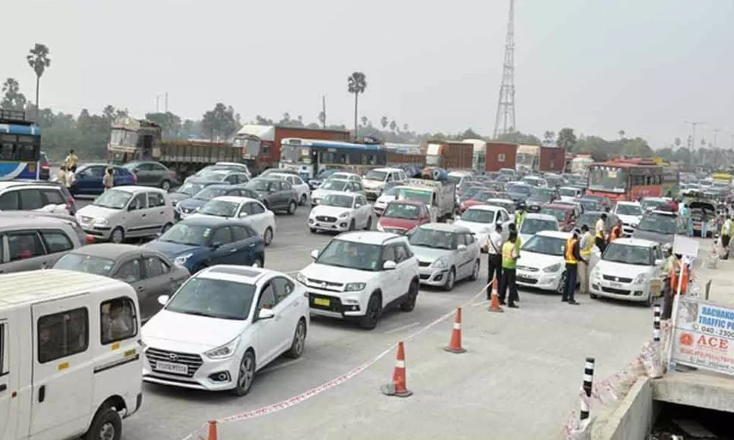 trafic, vijayawada high way, toll plaza, sankranthi festival