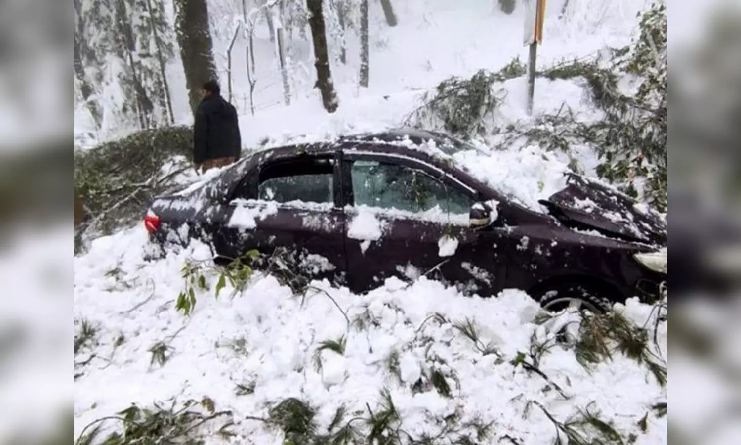 భారీ హిమపాతం.. 22 మంది మృతి