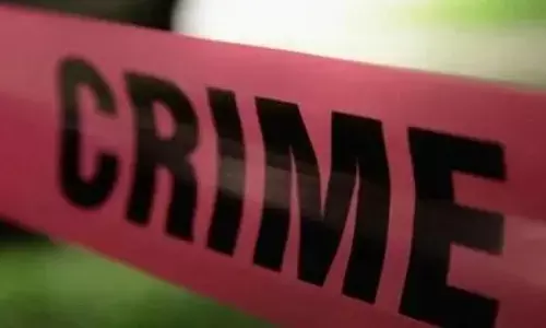 attakck, wife, naresh, madhavi, kurnlool district, adoni