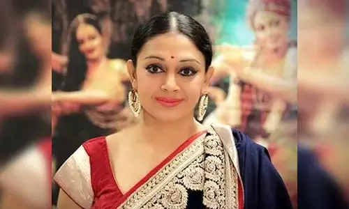 సీనియర్ హీరోయిన్ కు ఒమిక్రాన్ పాజిటివ్ !