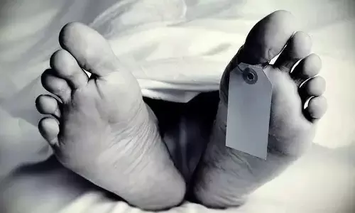 కోకాపేటలో దారుణం.. సగంకాలిన మహిళ మృతదేహం లభ్యం