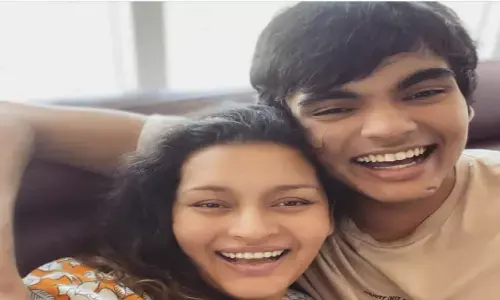 renu desai, covid 19, akira nandan, positive