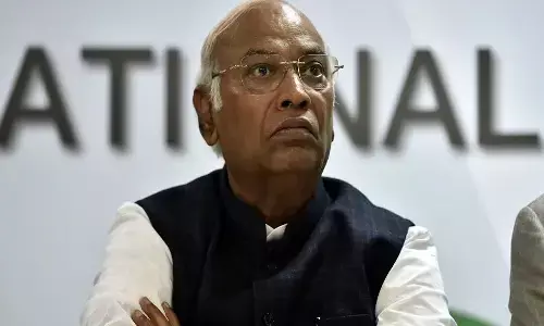 కాంగ్రెస్ లో కరోనా కలవరం..ఖర్గే, వీరప్ప మొయిలీకి పాజిటివ్