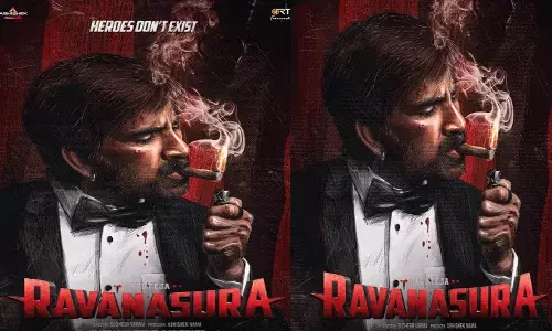 రావణాసుర సంక్రాంతి పోస్టర్.. ఊరమాస్ లుక్ లో మాస్ మహారాజా