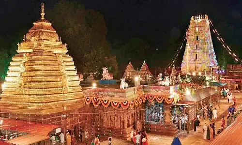 కోవిడ్ ఎఫెక్ట్ : శ్రీశైలంలో మల్లికార్జునస్వామి సర్వ దర్శనం నిలిపివేత