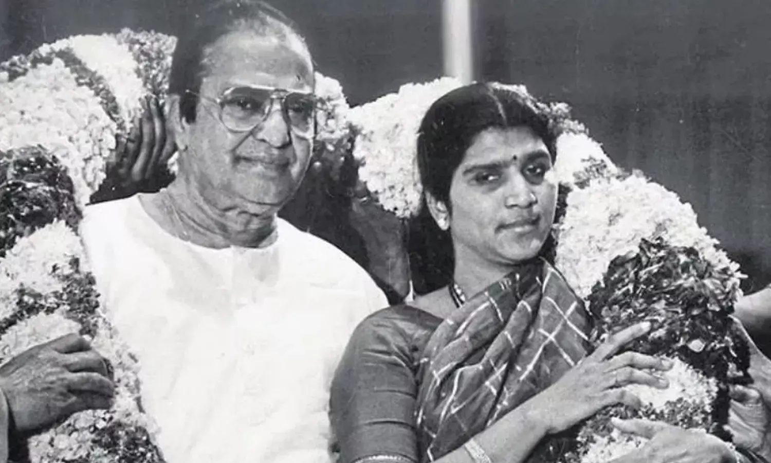 ఎన్టీఆర్ ఆత్మతో మాట్లాడాను.. లక్ష్మీపార్వతి షాకింగ్ కామెంట్స్