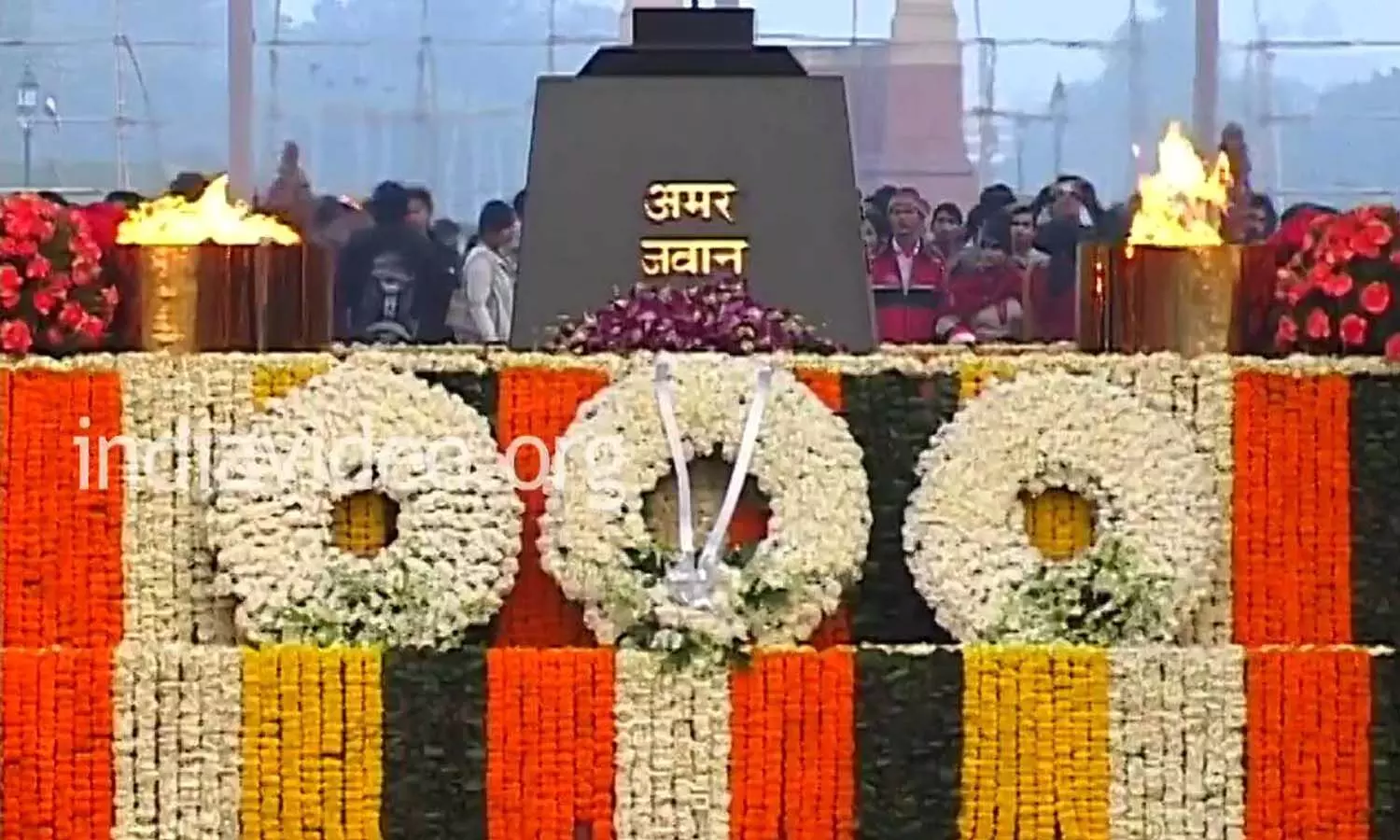 amar jawan jyoth. war memorial, delhi, rahul gandhi amar jawan jyoth. war memorial, delhi, rahul gandhi