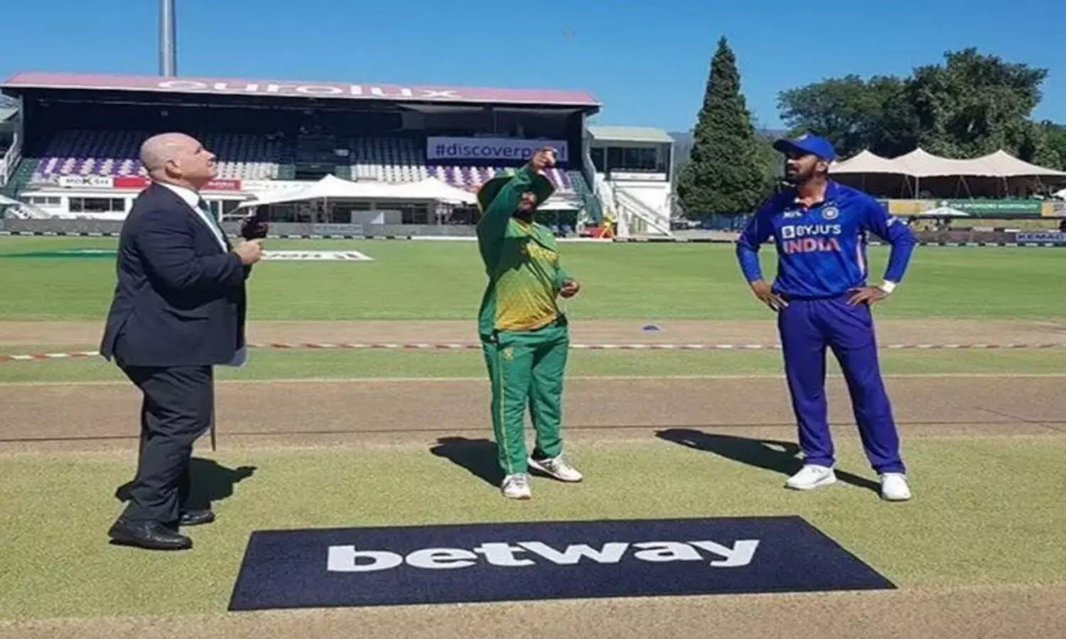 సెకండ్ వన్డే : టాస్ గెలిచి బ్యాటింగ్ ఎంచుకున్న టీమిండియా