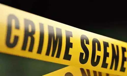 ముళ్లపొదల్లో విద్యార్థిని మృతదేహం లభ్యం.. పరువుహత్యగా భావిస్తున్న పోలీసులు