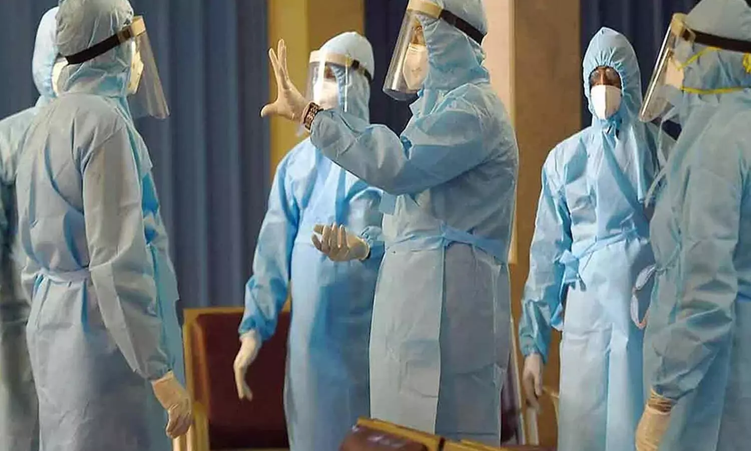 బాలికల గురుకులంలో కరోనా కలకలం.. ఎనిమిది మందికి పాజిటివ్ !