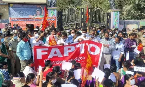 employees unions, andhra pradesh, dharna, district head quarters