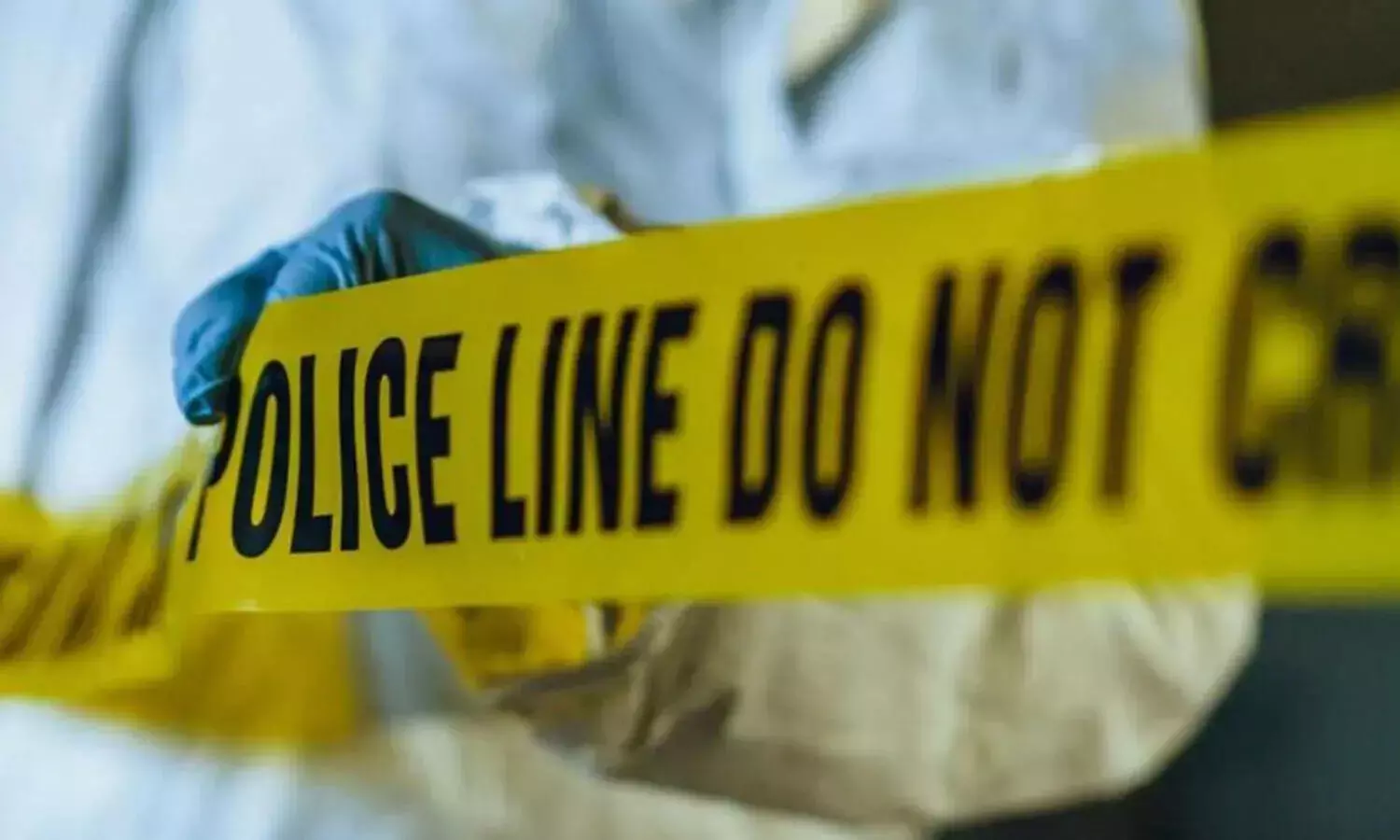 తూ.గో. జిల్లాలో దారుణం.. మద్యంమత్తులో భర్త పురుషాంగం కోసి..