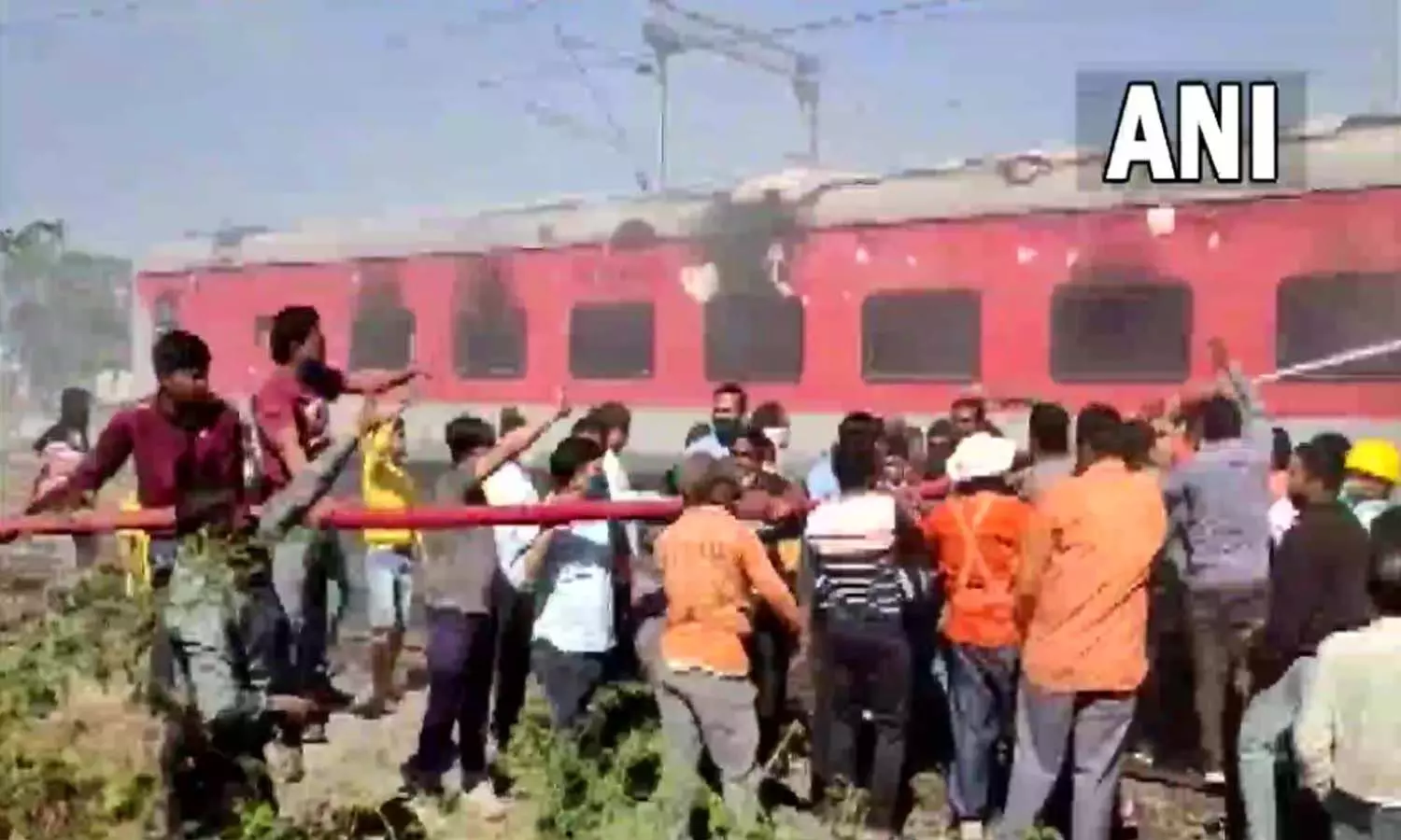 train, broke out, maharashtra, pantry car train, broke out, maharashtra, pantry car