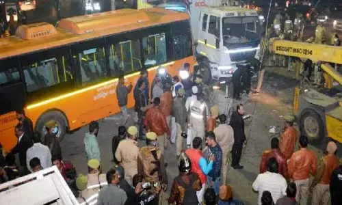 accident, kanpur, tata mills, electric bus, six pepole died
