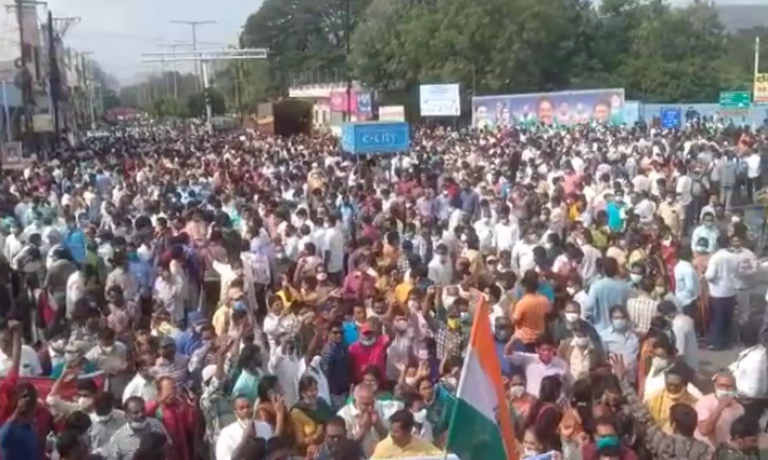 chalo vijayawada, government, police, employees, prc