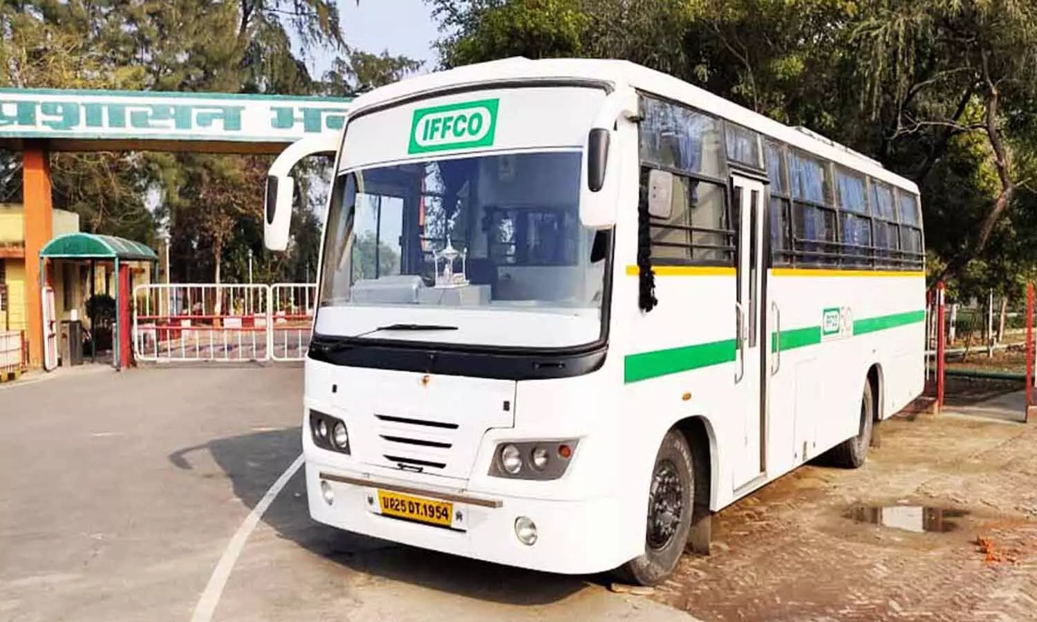 bus, cash, seventeen lakhs, chithoor, bangalore