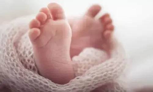 15 రోజుల పసిగుడ్డును రూ.80వేలకు అమ్మేసిన తల్లిదండ్రులు