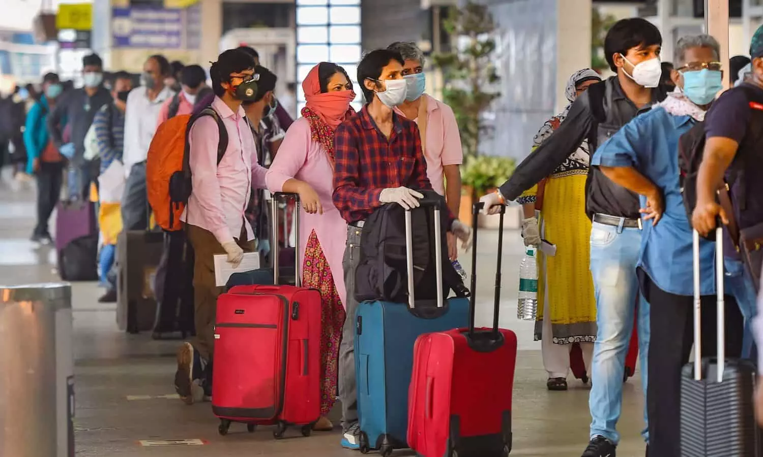 విదేశాల నుంచి భారత్ కు వచ్చేవారికి కేంద్రం కొత్త మార్గదర్శకాలు