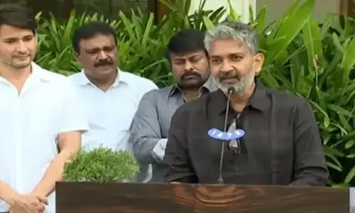 ఇండస్ట్రీకి చిరంజీవినే పెద్ద : రాజమౌళి