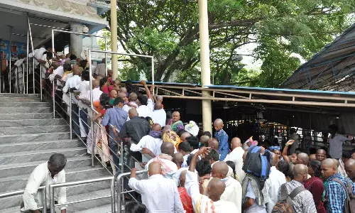 sarvadarshan tokens, tiurmala, tirupathi, today, andhra pradesh