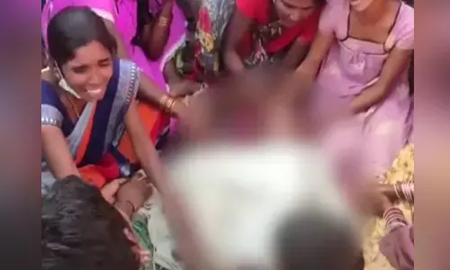 విషాదం.. ఇద్దరు పిల్లలు సహా తల్లి ఆత్మహత్యాయత్నం !