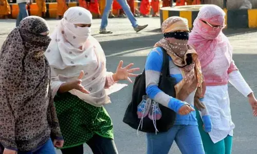 నేడు ఎండలకు తోడు వడగాల్పులు